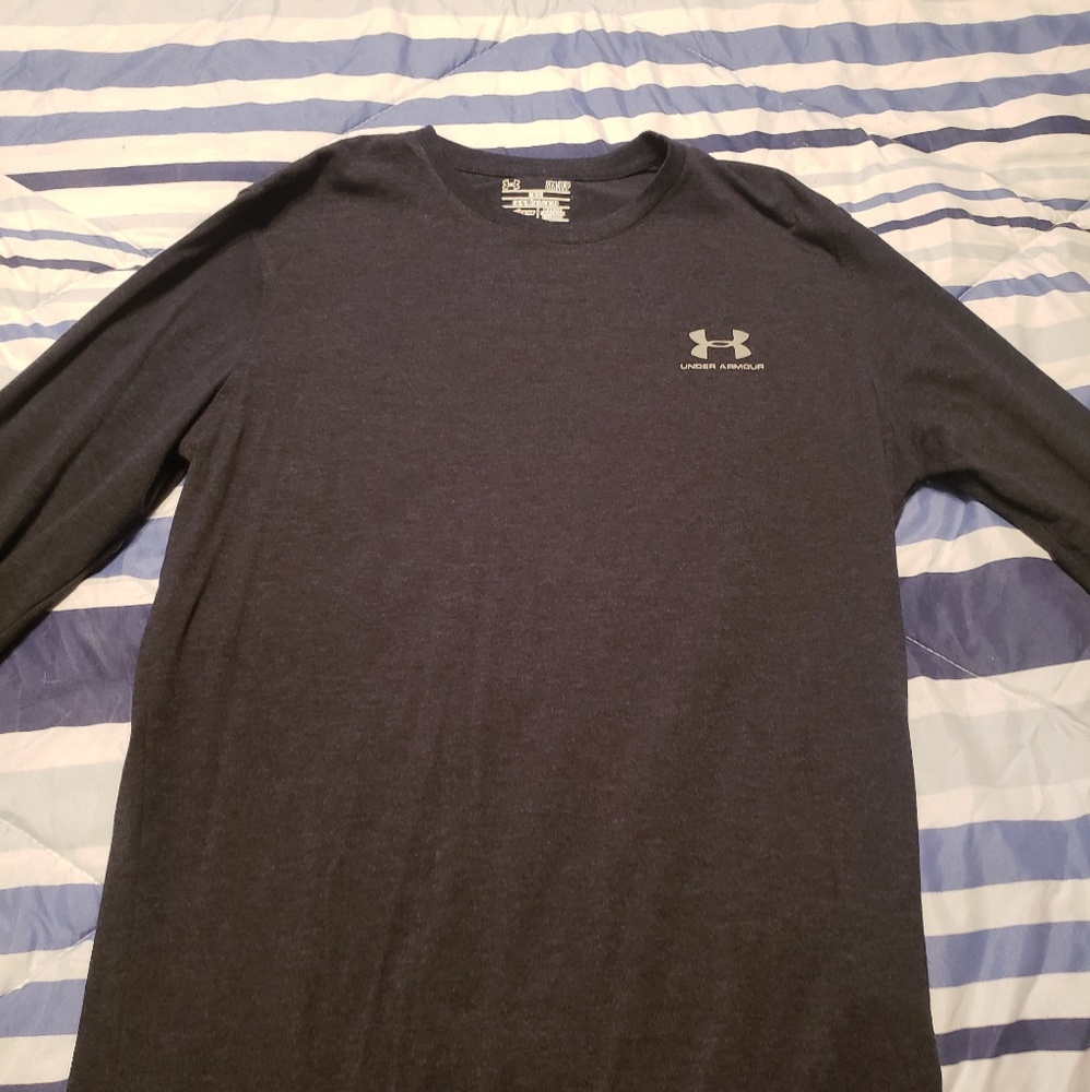 Mens under armour shirt